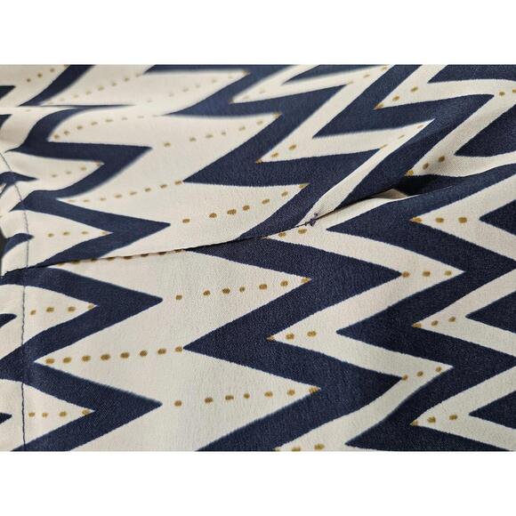 Speed Control Chevron Dress - Picture 5 of 14